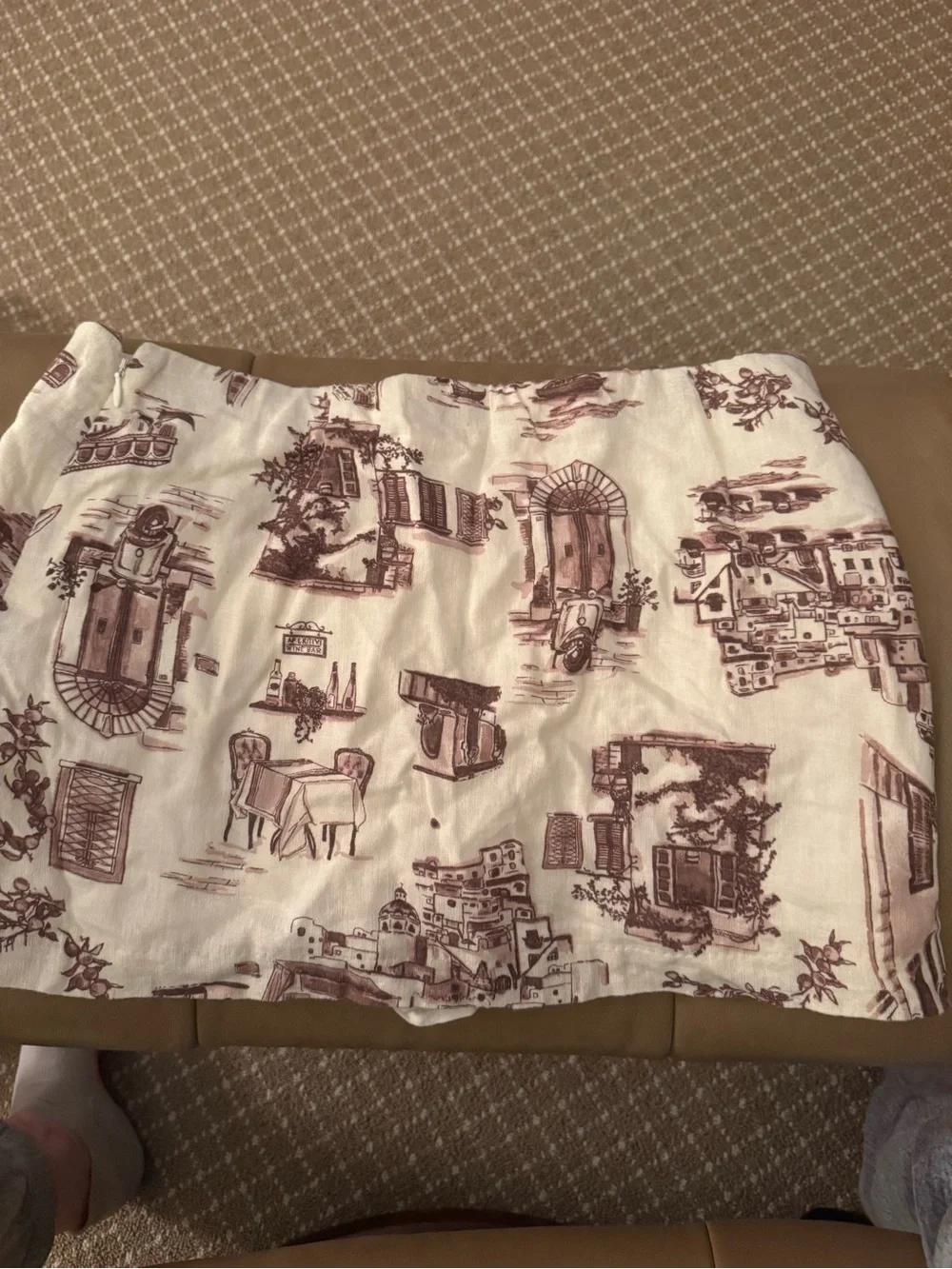 Abercrombie & Fitch White Shorts with Brown Scenic Print